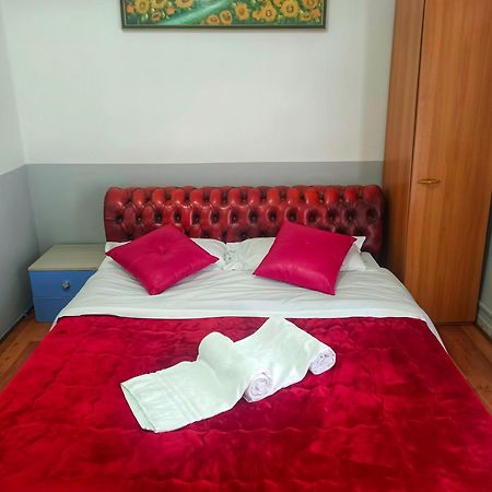 Host Roma Hostel Kültér fotó