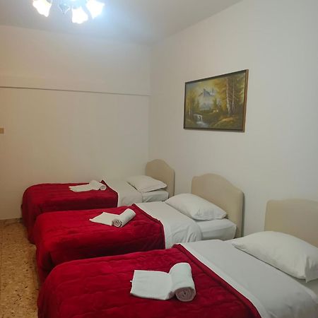 Host Roma Hostel Kültér fotó