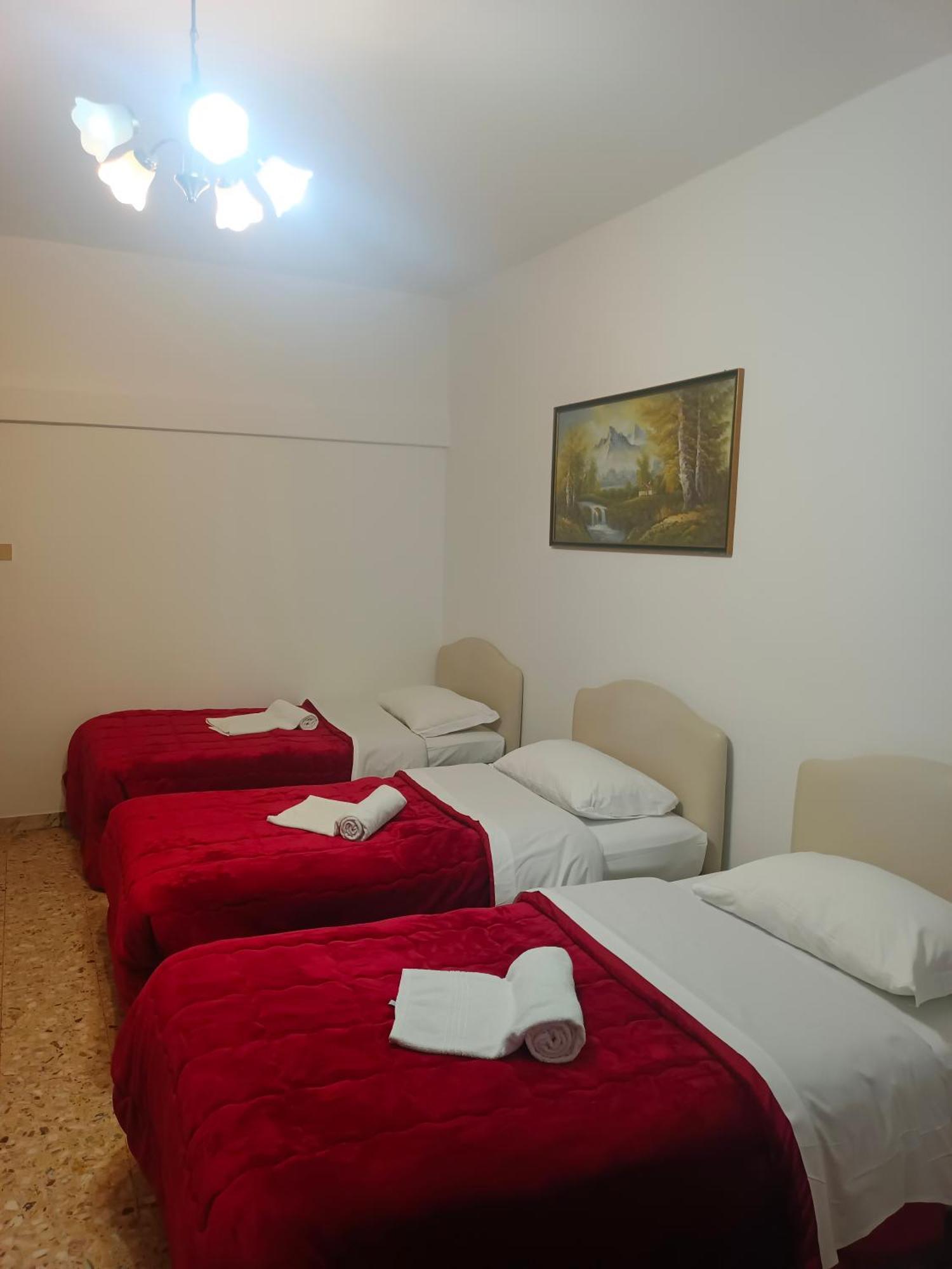 Host Roma Hostel Kültér fotó