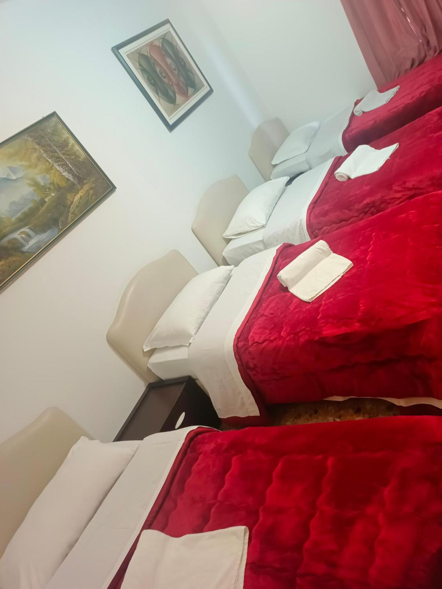 Host Roma Hostel Kültér fotó