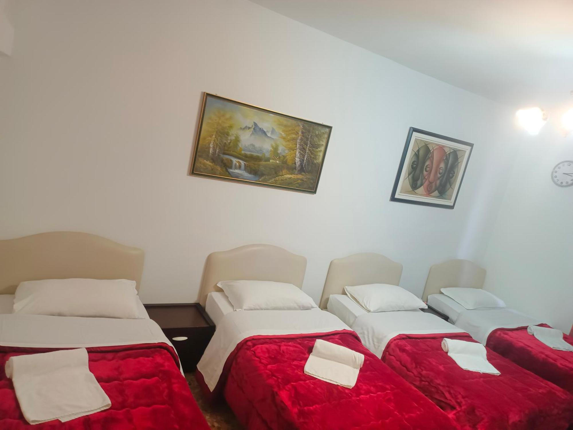 Host Roma Hostel Kültér fotó