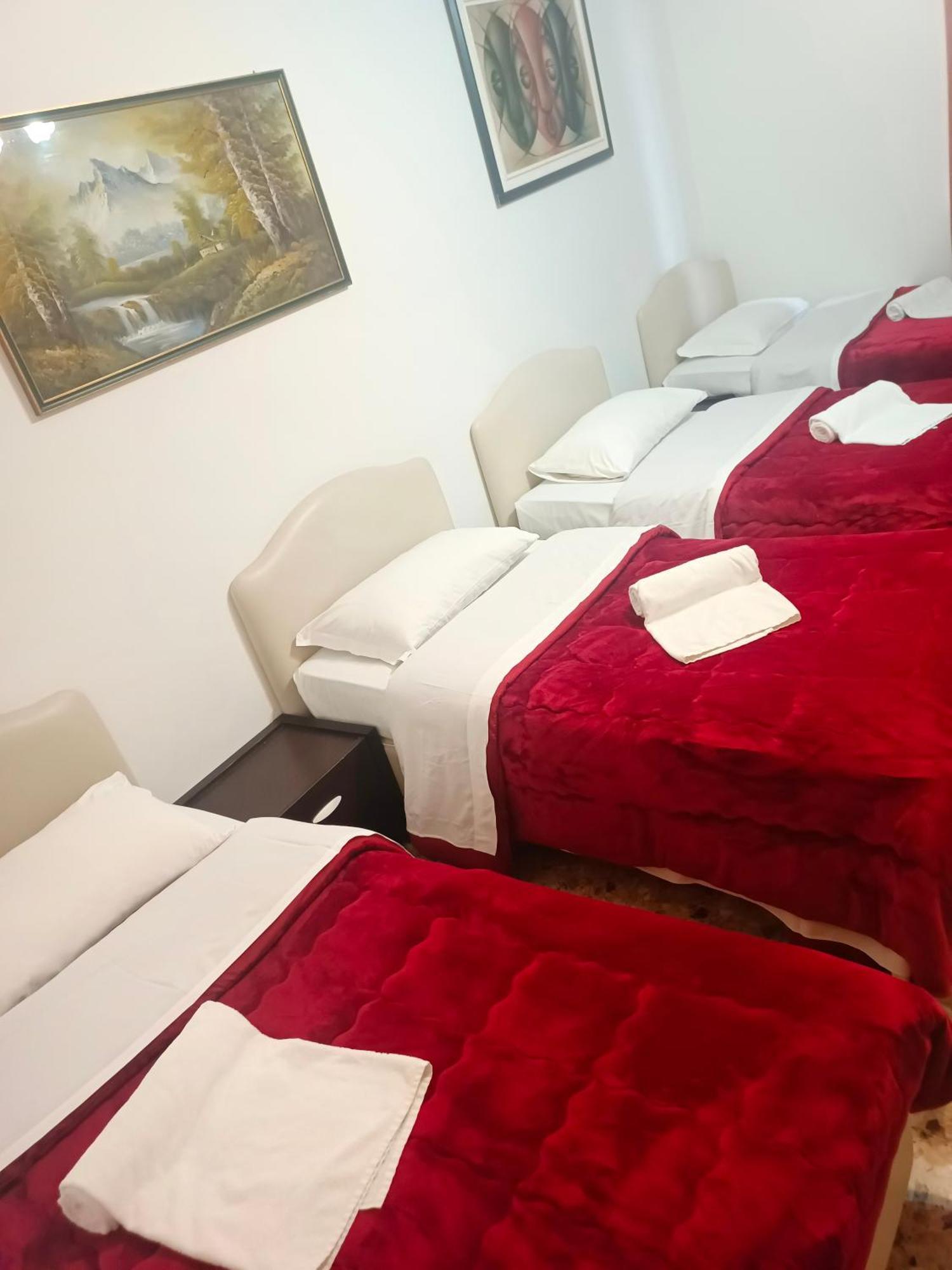 Host Roma Hostel Kültér fotó